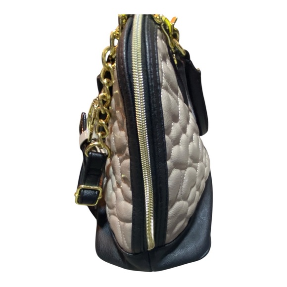 Betsey Johnson Beige and Black Quilted Crossbody Bag - Picture 8 of 13